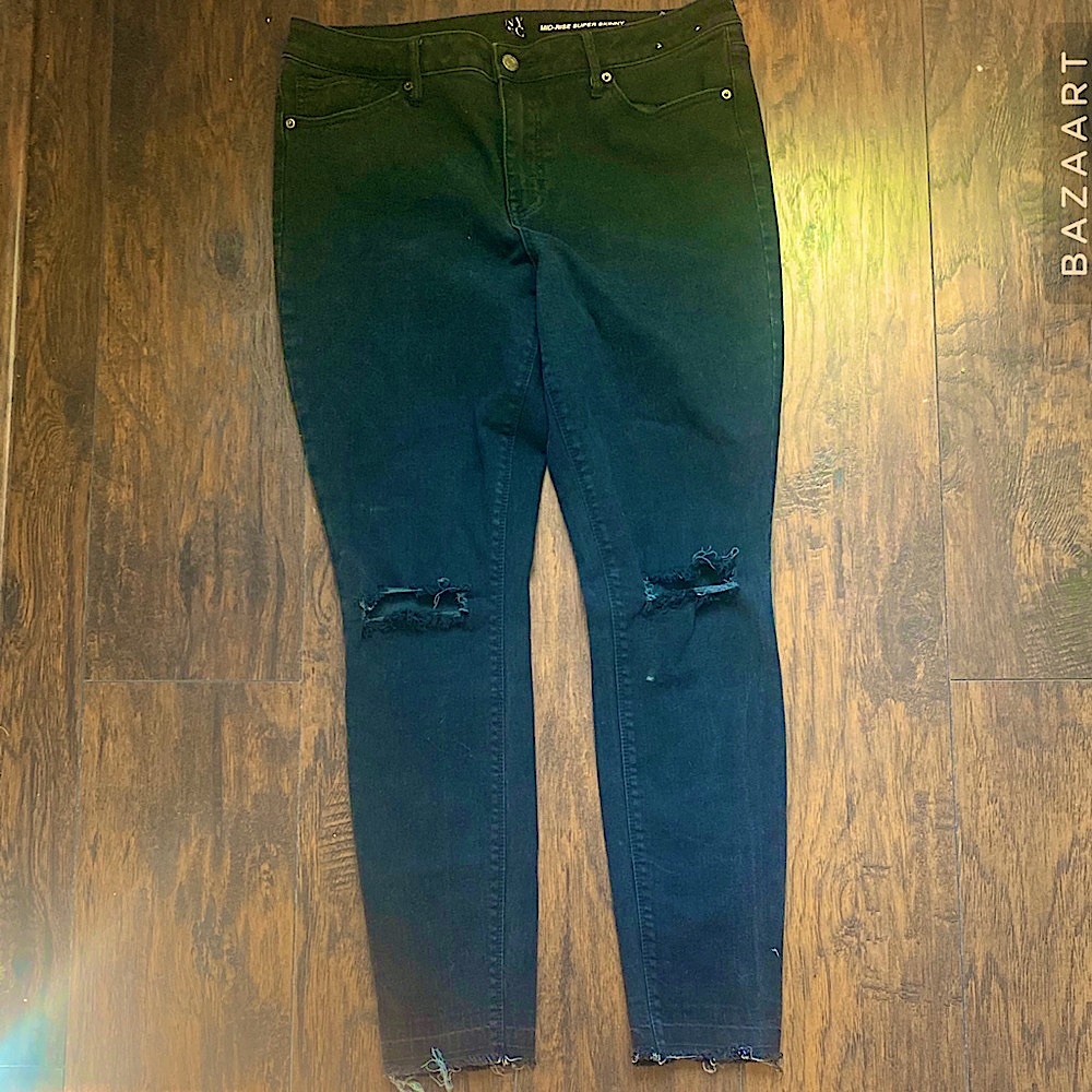 NY & Co Mid Rise Super Skinny Jeans